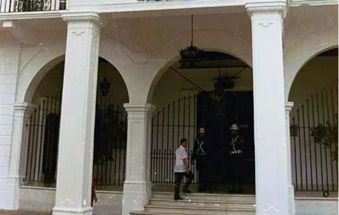 Políticos arrastrados por las garras del narcotráfico