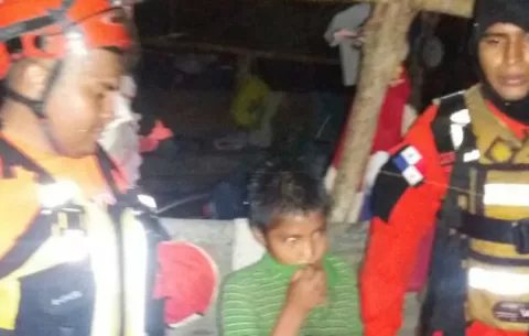 Rescatan a menor indígena de islote en Soloy