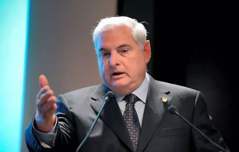 Defensa de Martinelli presenta habeas corpus contra extradición en Estados Unidos