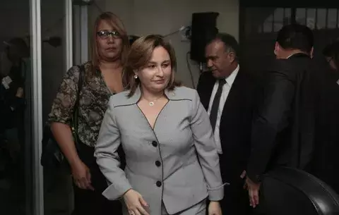 Procuradora Porcell evita hablar con la prensa tras informe presupuestario