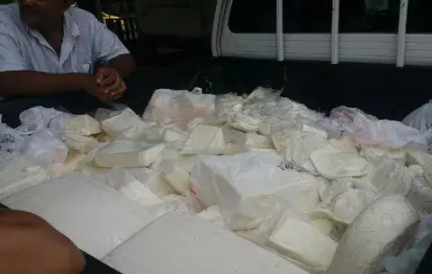 Decomisan a venezolanos 800 libras de queso de procedencia desconocida