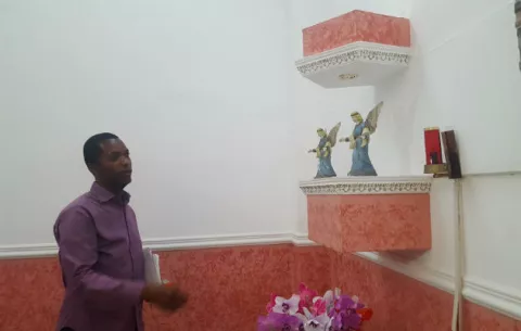 Delincuentes hurtan sagrario de capilla del colegio La Salle en Colón