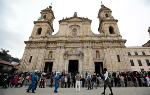 Turismo religioso y fe aumentan en Medellín por el "efecto papa Francisco"