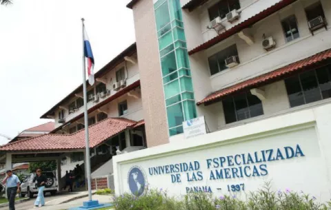 Cena aprueba crédito $2.5 millones a favor de Udelas