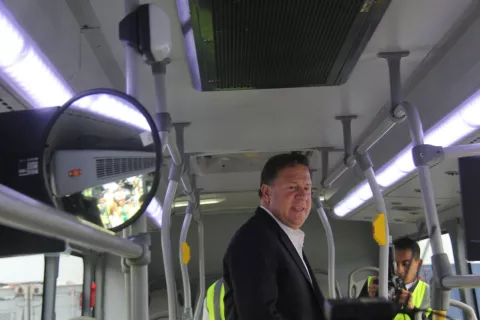 Anuncio de aumento del pasaje del Metrobús es rechazado por usuarios