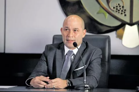 Declaraciones de Him revelan diferencias a lo interno del Gobierno