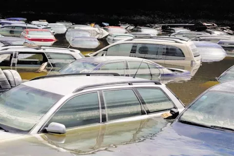 Lotes de autos dañados podrían entrar al país