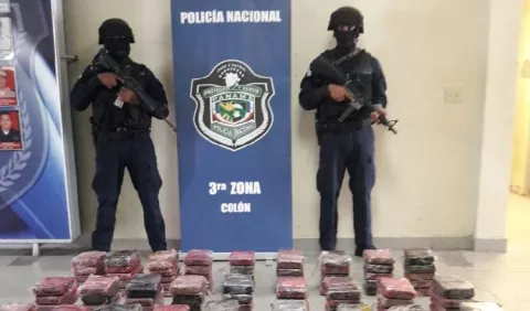 En equipos de pesca llevaban oculta cocaína