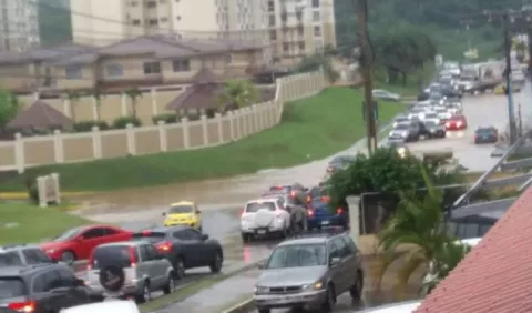 Suspenden proyectos en Condado del Rey