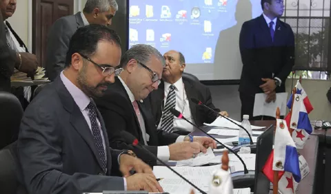 Asamblea recomienda recortar los derroches de  entidades públicas