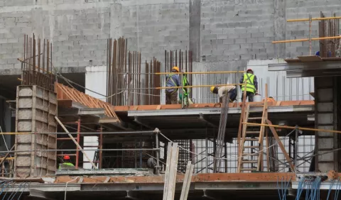 Empresarios cuestionan productividad de trabajadores con salarios altos