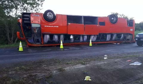 30 heridos deja vuelco de bus  en Penonomé