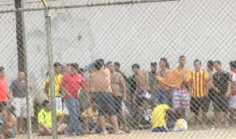 Reos están   en huelga de hambre por  agua  