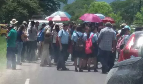Paralizan clases  por la falta de  presupuesto 