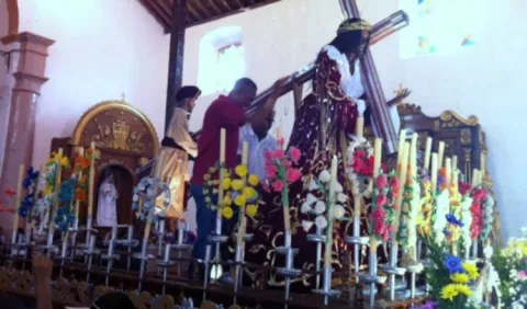 Multitud, lista para venerar al Cristo Negro