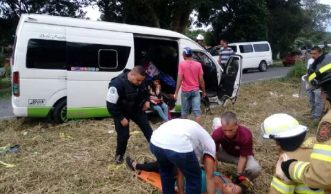 Diez heridos tras colisión en Penonomé