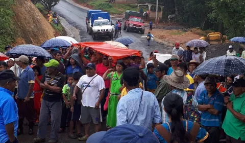 Alto costo del pasaje moviliza a los indígenas 