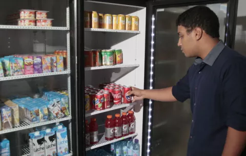 Avanza proyecto que crea el impuesto a las bebidas azucaradas 