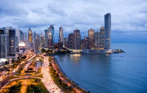 Estiman crecimiento económico de Panamá por debajo del 5.5%