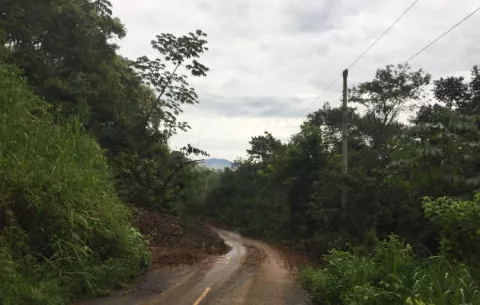 Nuevo deslizamiento mantiene obstruida la vía hacia Soloy 
