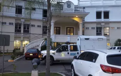 Detienen a tres árabes por falsificación de documentos y sellos públicos