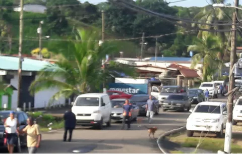 Cansados de promesas cerraron vía por ocho horas en Palmas Bellas