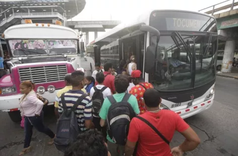 Canatra suspende paro del transporte y pide liberación de 32 detenidos