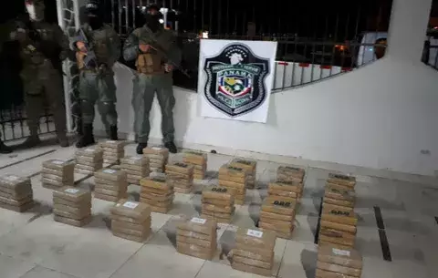 Decomisan droga en caleto en Playa Platanal de Coclé