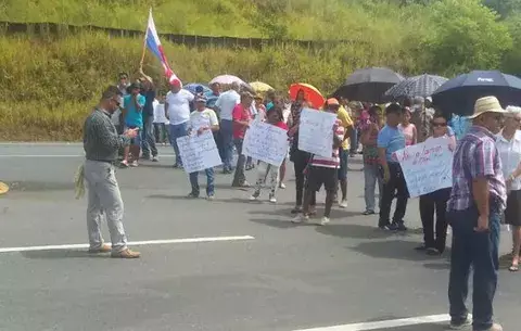 Gobernador defiende resolución a favor de casa de citas en Remedios