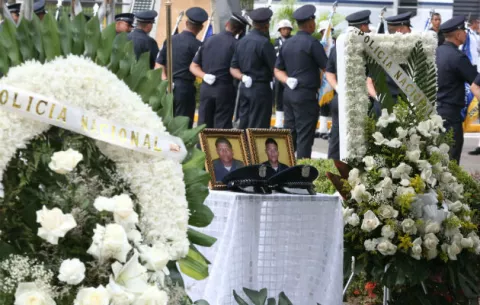 Encuentran encaletada segunda arma de uno de los policías asesinados