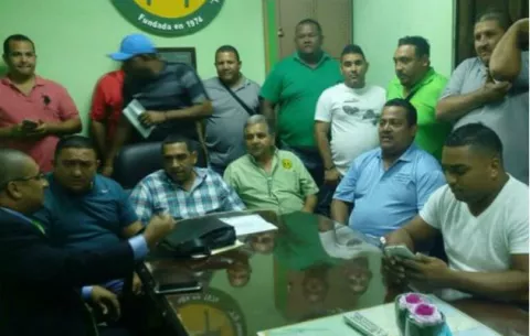 Transportistas de Panamá Este deciden no irse a paro