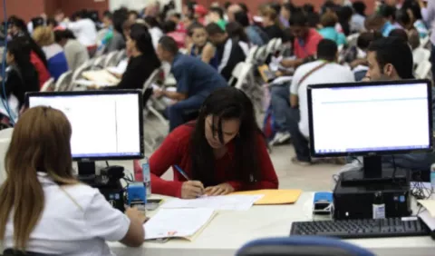 14,314  contratos de trabajo menos en 2017