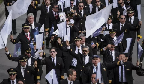 Finaliza huelga de los pilotos de Avianca con acta firmada