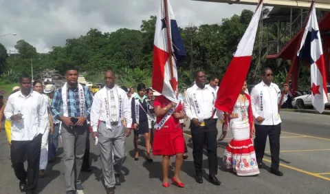 Colonenses se suman a festejos del 10 de noviembre