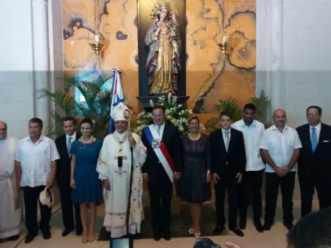 En medio de fiestas patrias, Arzobispo Ulloa exhorta a investigar la corrupción