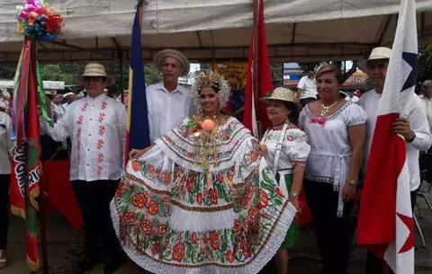 Chiricanos se suman con grupos folclóricos a la celebración del 10 de Noviembre 