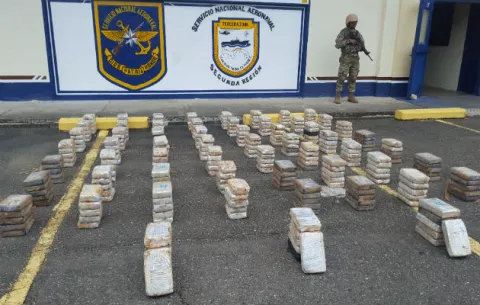 Decomisan 298 paquetes de cocaína en una embarcación en Colón