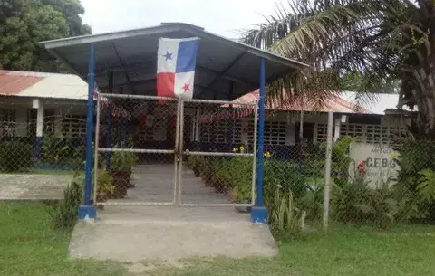Delincuentes se llevan cremas y galletas de escuela Juan Hombrón 