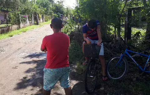 Formulan cargos a menor que mató a su amigo en Barú