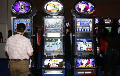 Impuesto provoca baja asistencia de jugadores en salas  de suerte y azar