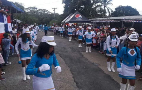 Con lujo celebran en Las Tablas y desfilan en varios sectores de Colón