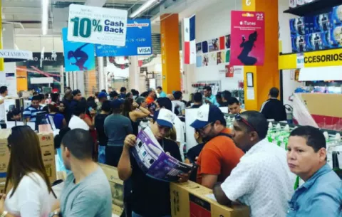 Comerciantes no desaprovechan 'Black Friday' ante difícil situación en Panamá
