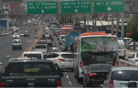 Contradicción en la Policía por medida vial 'pico y placa'