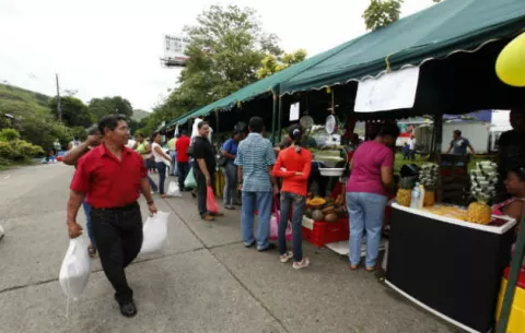 Poca transparencia en compra de jamones navideños del IMA