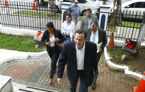 Fiscal Zuleyka Moore miente, según denuncia de Riccardo Francolini