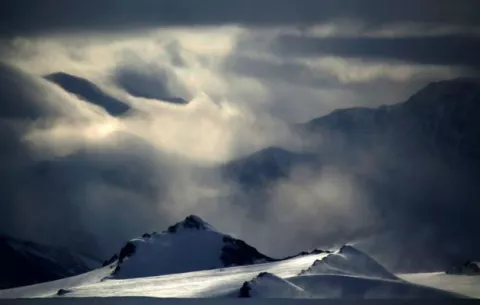 Deshielo del mayor glaciar en el este de la Antártida se acelera por culpa del viento