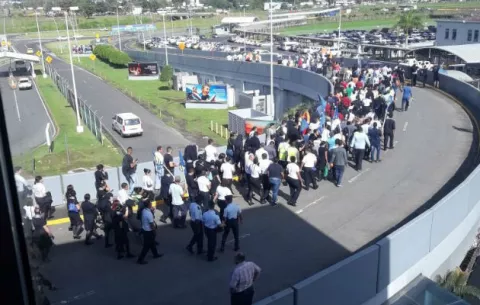 Trabajadores de Copa Airlines se mantienen en huelga por ajuste salarial