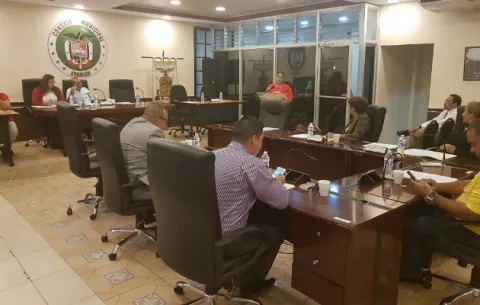 Funcionarios de juntas comunales llevan 23 días sin cobrar en Arraiján