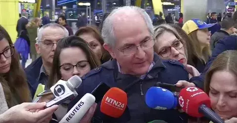 "Venezuela está en el abismo" dice Antonio Ledezma al llegar a Madrid 