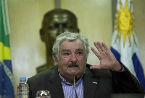 Mujica, 'el presidente más pobre del mundo' recibirá título honorífico en Panamá